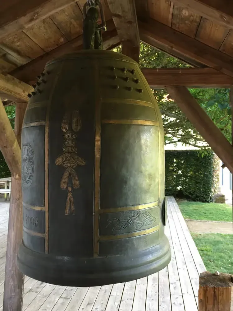 Gong und Glocke beim Zen-Sesshin