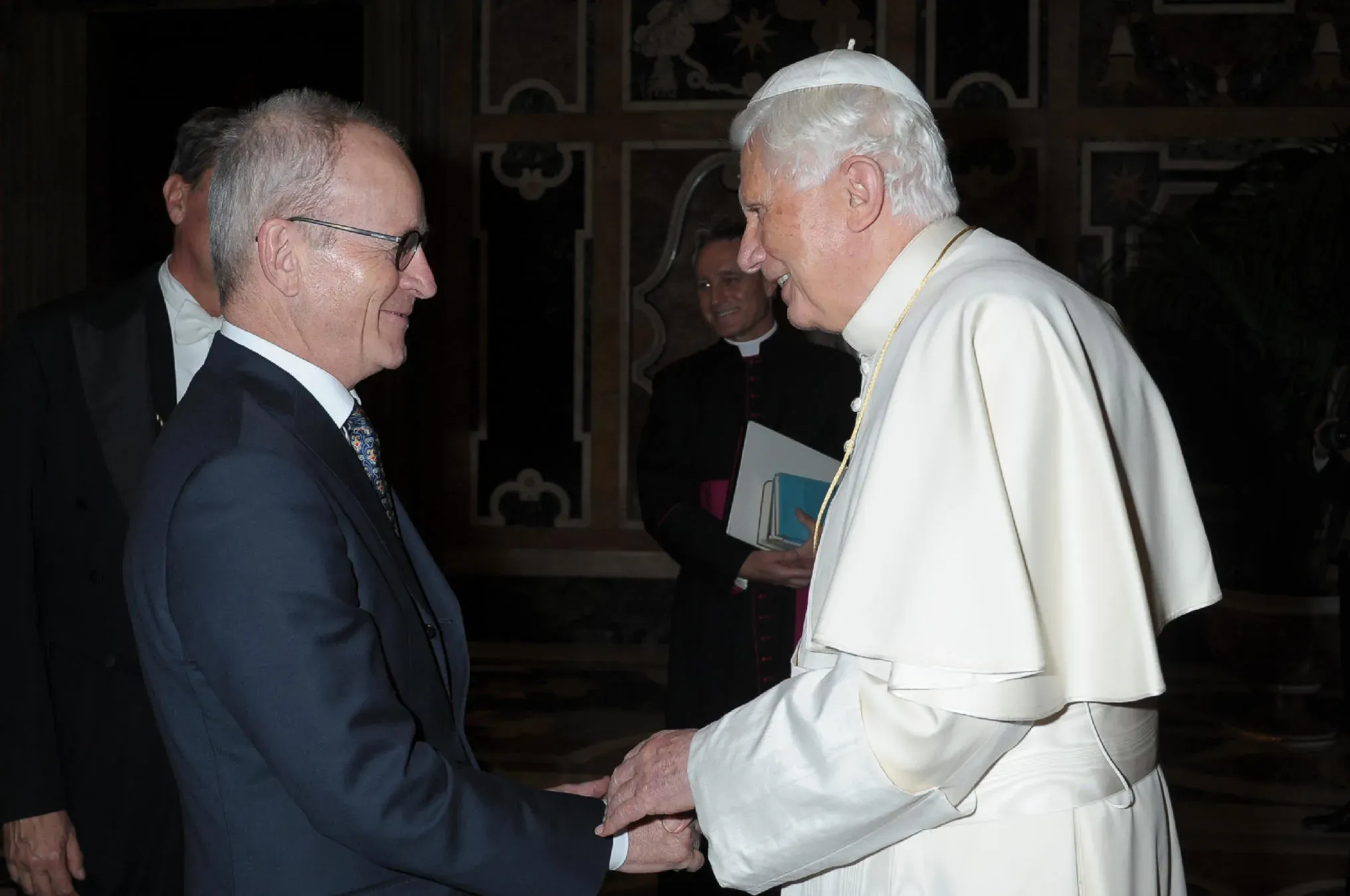 Pater Runggaldier mit Papst Benedikt XVI.